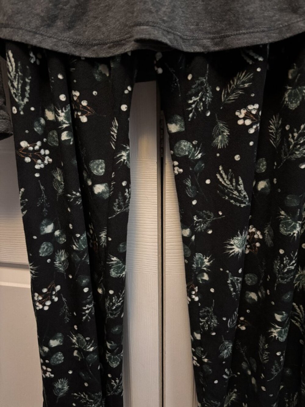 Stars Above XL Ultra Soft Pajama Lounge Set Gray Top Floral Pants - Picture 2 of 3